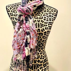 3 for $25 Sale🌸Beautiful Floral Patterned Scarf🌸